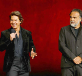 Cruise touts 'wild' dark  comedy to theater owners